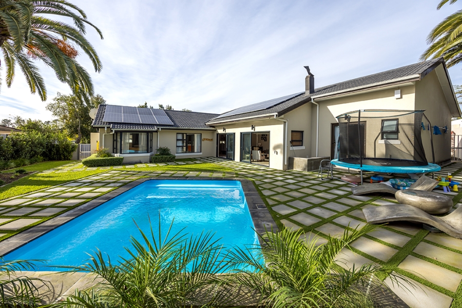 4 Bedroom Property for Sale in Amanda Glen Western Cape
